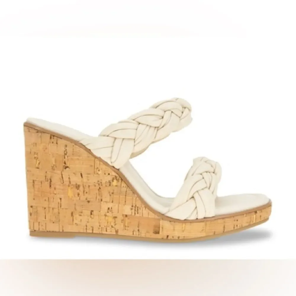 BCBGeneration | Ulana Wedge Sandal - Picture 3 of 9